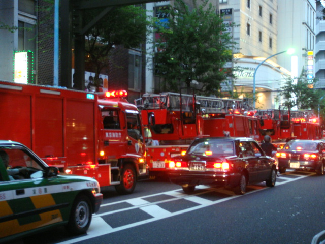 ２消防車